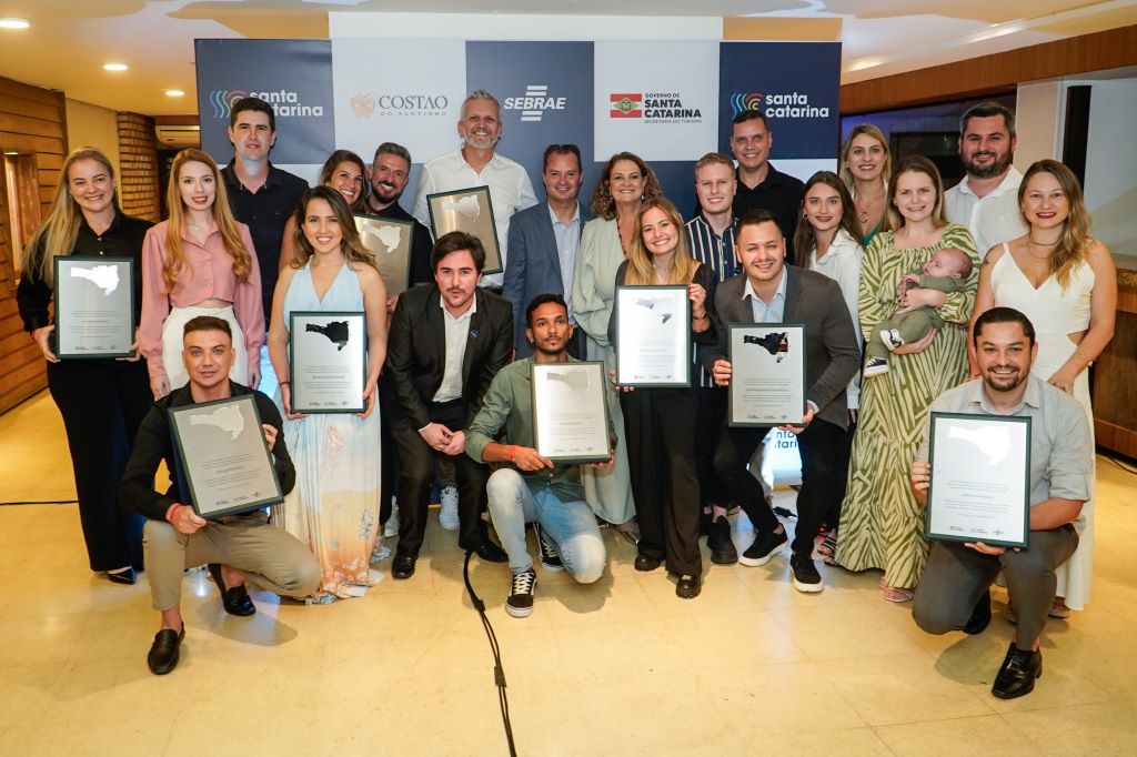 Primeiro evento de reconhecimento dos Embaixadores Digitais do Turismo de Santa Catarina premia influenciadores do meio