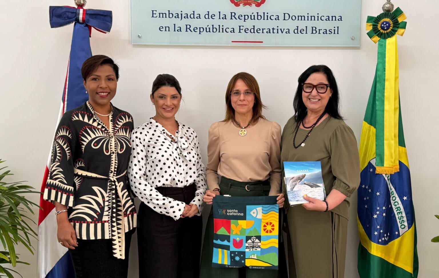 Santa Catarina e República Dominicana retomam conversas sobre acordo de cooperação em áreas como Turismo e Segurança Pública